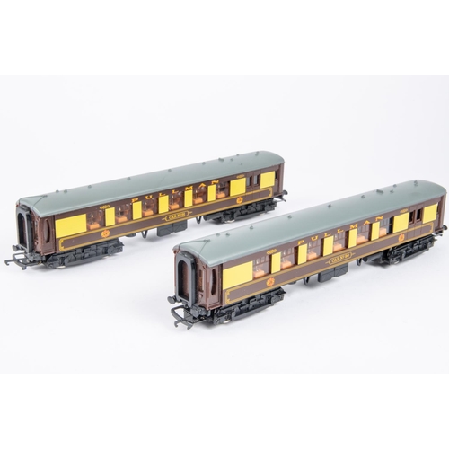 185 - A Wrenn Railways OO gauge Brighton Belle Pullman set (W3006/7). Comprising powered Car No.90 and non... 