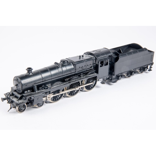 188 - An OO gauge brass LMS Class 5 'Black Five' 4-6-0 tender locomotive in unlined black. A very well det... 