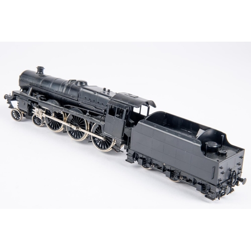 188 - An OO gauge brass LMS Class 5 'Black Five' 4-6-0 tender locomotive in unlined black. A very well det... 