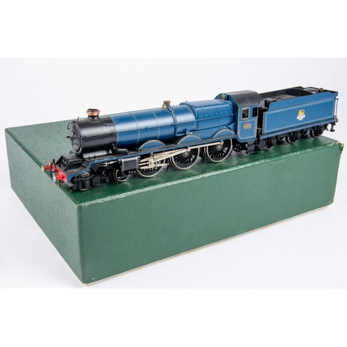 194 - An OO gauge brass BR King Class 4-6-0 tender locomotive. Superbly finished as King John 6026, in lin... 