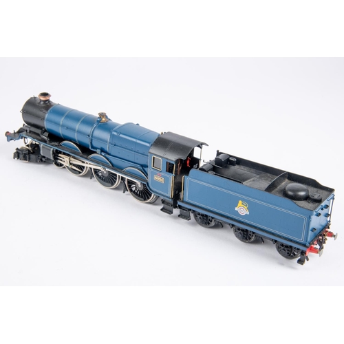 194 - An OO gauge brass BR King Class 4-6-0 tender locomotive. Superbly finished as King John 6026, in lin... 