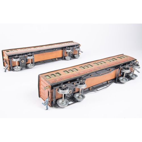 201 - 2x Hornby Series O gauge Metropolitan suburban coaches with brass buffers and drop-link couplings in... 