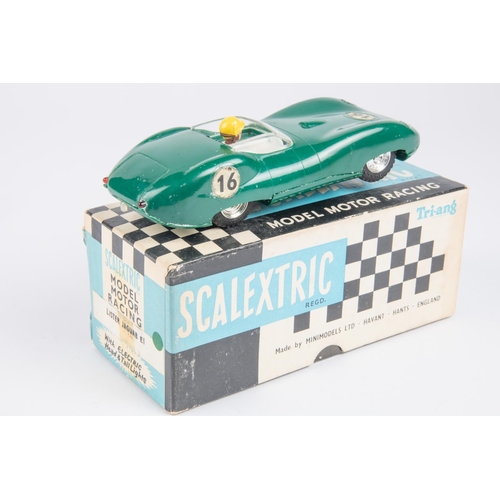 329 - Tri-ang Scalextric (E1) Lister Jaguar racing car, racing number 16, with green body. Boxed with inne... 