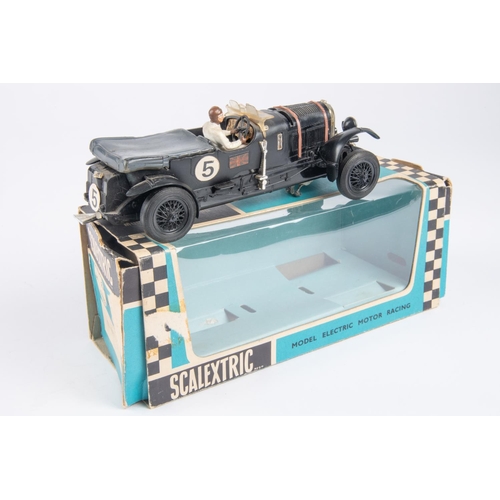 330 - Tri-ang Scalextric (C64) Bentley (1929) racing car, racing number 5, with black body and wheels. In ... 