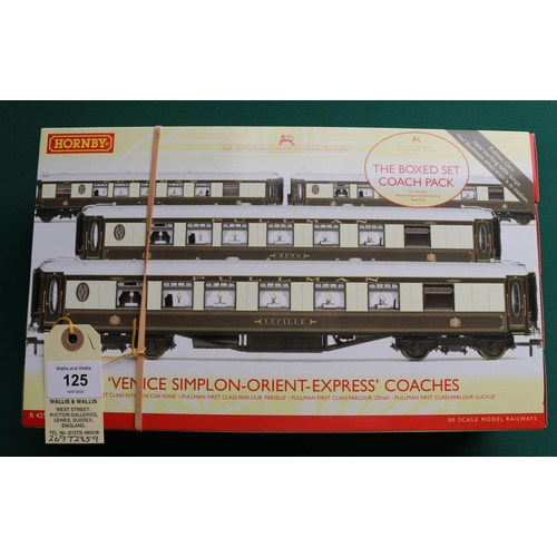 125 - A Hornby '00' gauge Coach Pack 'Venice Simplon-Orient-Express' Coaches (R4254). 4 Pullman Cars Ione,... 