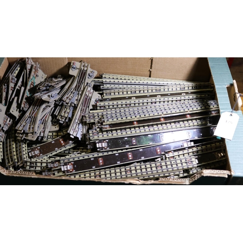 175 - A large quantity of Hornby Dublo 3-rail track sections in excellent clean condition. Including; appr... 