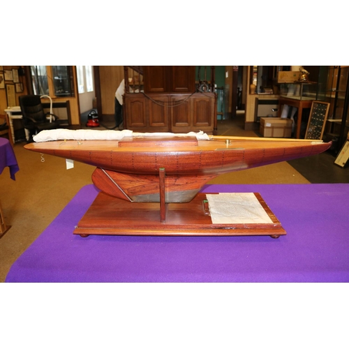 268 - A fine plank on frame wooden model of a 19ft Windermere Class Yacht, this example is of 'Windward II... 