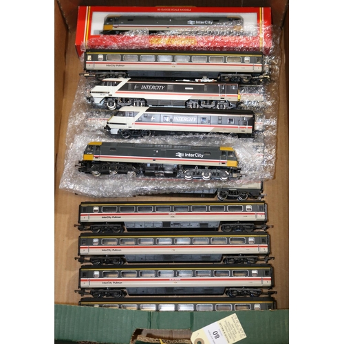 80 - Quantity of OO gauge railway including Hornby Railways. A BR Class 47 Co-Co diesel locomotive, R288 ... 