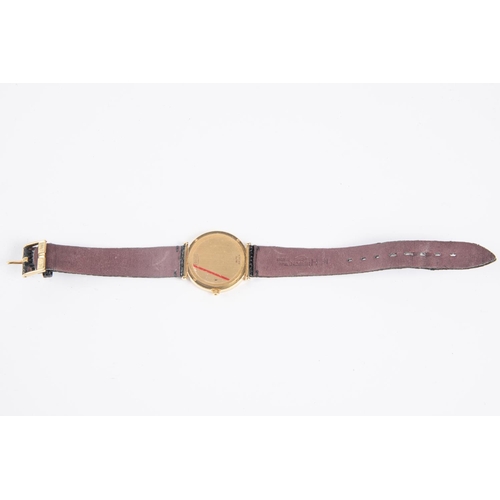 10 - A Piaget Polo 8673 men's dress wrist watch. Gold buckle hallmarked 750. Approx 30mm case with quartz... 