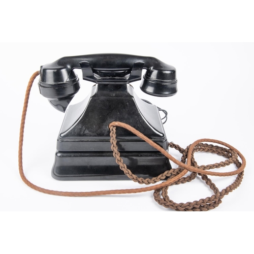 17 - A GPO 1930s/1940s 200 Series telephone. Model 232 with integral drawer. Stamped to the base with '1/... 