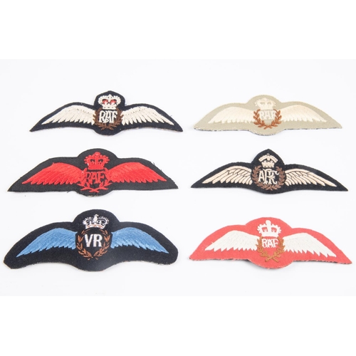 261 - 13 cloth Pilot wings, KC and QC, all post war manufacture, + 13 bullion wings and half wings, post w... 