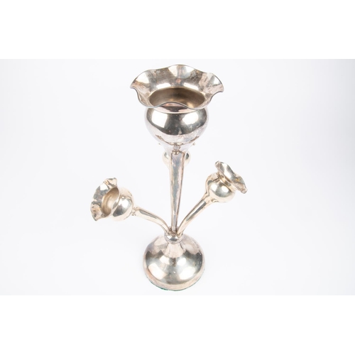 3 - A silver epergne. Hallmarked for Birmingham 1919, maker's mark 'JG Ltd'. 478g (with weighted base). ... 