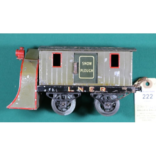 222 - A Hornby Series O gauge LNER Snow Plough. In grey with LNER to chassis and early style coupling. QGC... 