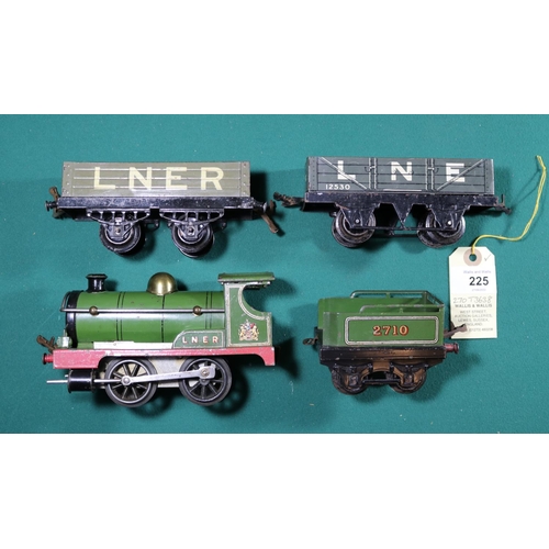 225 - A Hornby Series O gauge No.1 (early body) LNER 0-4-0 tender locomotive, 2710, in lined green livery.... 