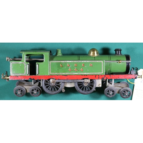 228 - A Hornby Series O gauge No.2 clockwork LNER 4-4-4T locomotive, 4-4-4, in lined green livery with red... 