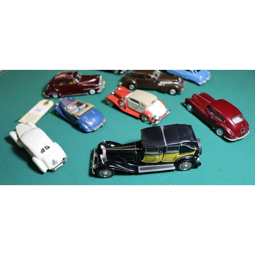 250 - 10 White Metal models. 2x Western Models 1937 Cord 812 Custom. An F.M.Autominis Bentley R Continenta... 