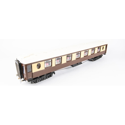 244 - A Gauge One Pullman EMU 3-car set. Comprising a Brighton Belle driving car with powered front bogie,... 