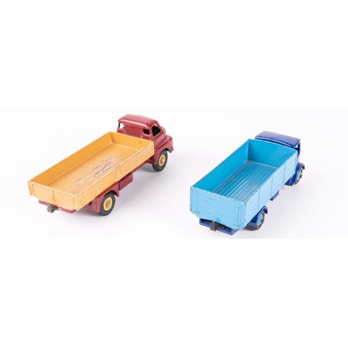 554 - 2x Dinky Toys. A Big Bedford Lorry (408). Maroon cab with fawn back and wheels. A Guy 4-ton Lorry (5... 