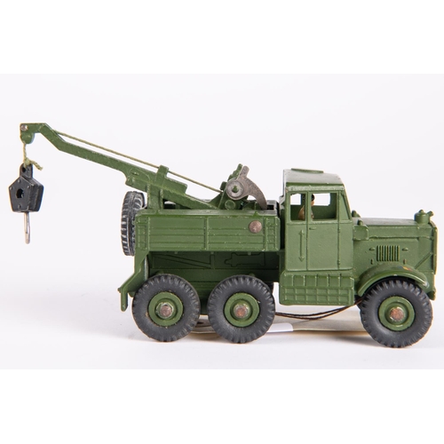 555 - 2x Dinky Supertoys Military vehicles. Recovery Tractor (661). Medium Artillery Tractor (689). Both b... 