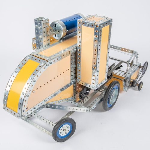 381 - A quantity of Meccano. 2 detailed and interesting large scale Meccano models. Produced from 1970s bl... 