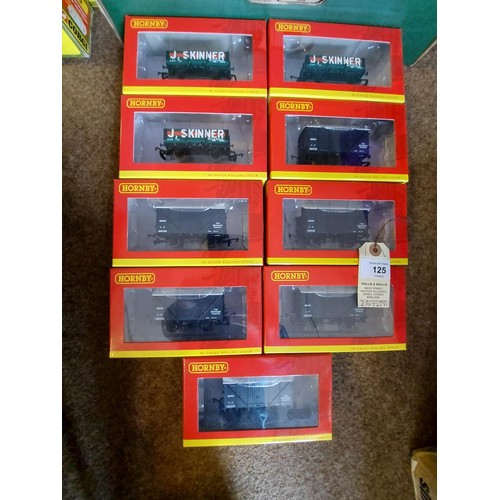 125 - A quantity of OO gauge railway. A Dapol Virgin 4 car EMU Pendolino in Virgin silver and red livery. ... 