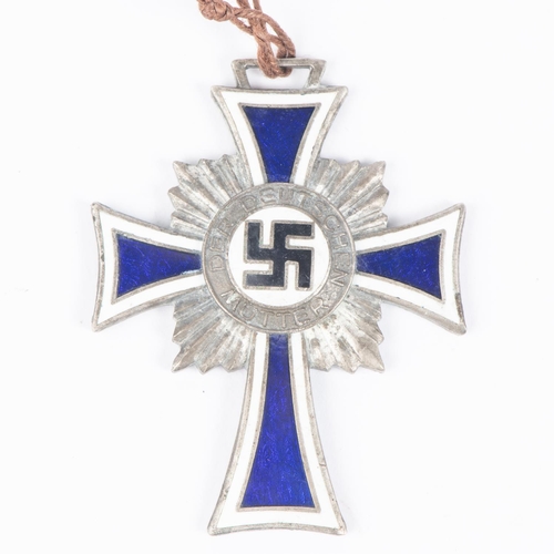 175 - A Third Reich Mothers Cross, with ribbon, in its case of issue. GC £65-70