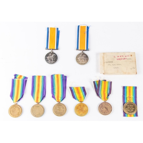 84 - Pair: BWM, Victory (47020 Pte T C Lewis, K.R. Rif. C), Abt VF, with photocopy of medal index card. B... 