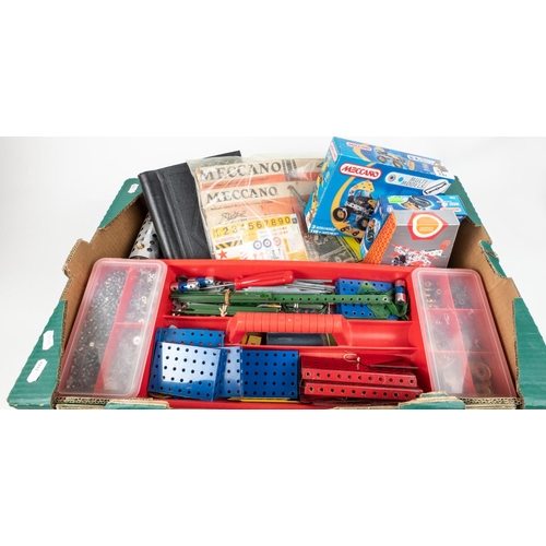 160 - A Meccano branded wooden boxed set, major parts from Outfit No.6. Red and green components including... 