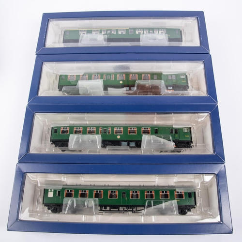 102 - A Bachmann Branchline OO gauge railway Class 411 4-car Southern Railway EMU set (31-426). In dark gr... 