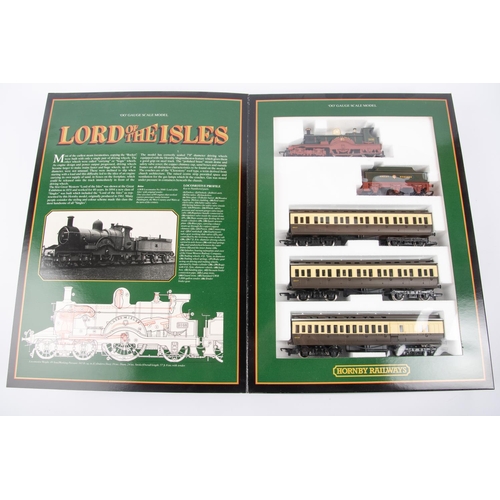 116 - A Hornby Railways OO gauge GWR Lord of the Isles train set. Comprising a 4-2-2 tender locomotive, Lo... 