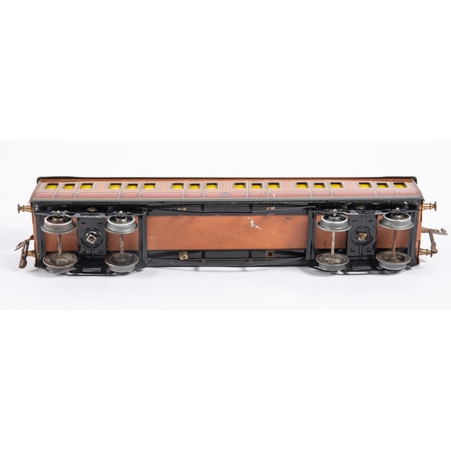 122 - 2x A Hornby Series O gauge Metropolitan Railway bogie coaches in teak livery with brass buffers. A F... 