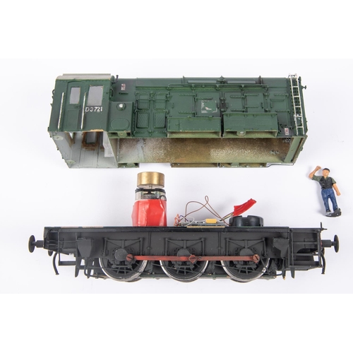 130 - An O gauge BR Class 08 0-6-0 diesel locomotive, D3721, in dark green livery by Bachmann Brassworks/S... 