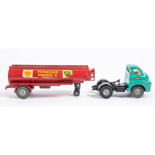 241 - Spot-On Bedford 'S' Type Shell BP Petrol Tanker No.111A/1. Green tractor unit with black chassis and... 