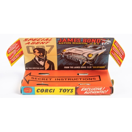 286 - Corgi Toys James Bond's Aston Martin D.B.5 'from the James Bond Film 'Goldfinger'' (261). In metalli... 