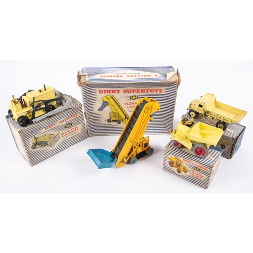 304 - 4x Dinky Supertoys. A Blaw-Knox Bulldozer (961). A Muir-Hill Dumoer Truck (962). Elevator Loader (96... 