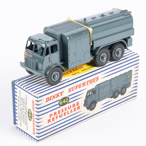 318 - A Dinky Supertoys Pressue Refueller (642). In RAF blue. With driver. Boxed, minor wear. Vehicle VG, ... 