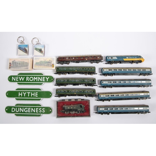 48 - 10x N gauge railway items by Graham Farish, etc. Including; a GWR Class 34xx 0-6-0T locomotive, 3406... 