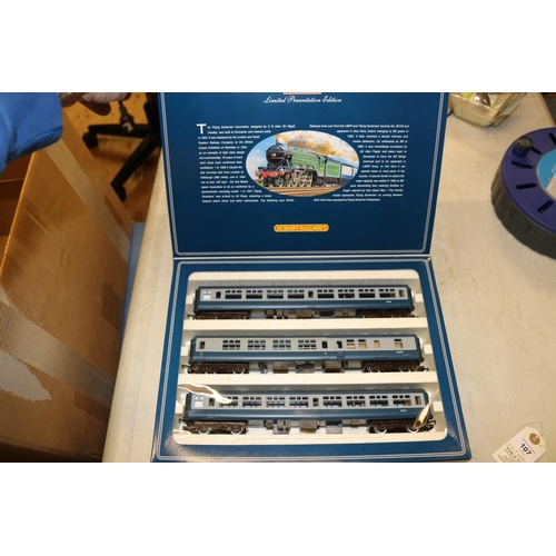 107 - 4x Hornby Railways OO gauge Flying Scotsman presentation sets. Including; LNER Class A3 4-6-2 locomo... 