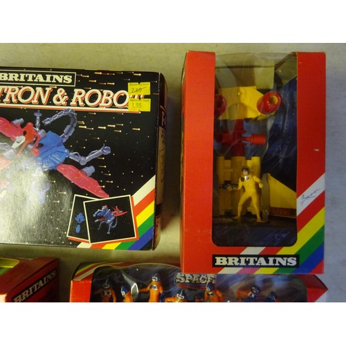 222 - 5x Britains Space series 1980s Deetail sets. Including; 9255 Raiders. 9206 Force Cyborgs. 9127 Alien... 