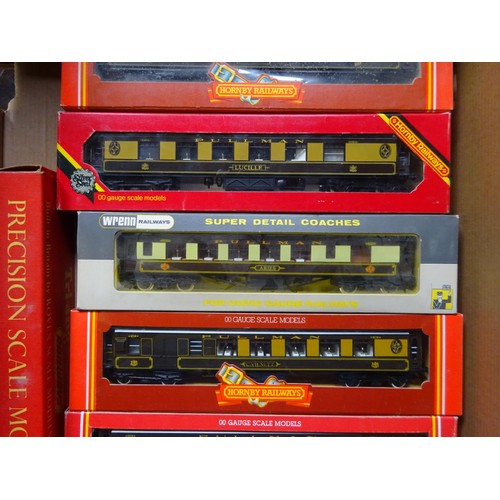 82 - 16x OO gauge railway items by Wrenn, Lima, Hornby, etc. Including 2x Southern Region EMU sets; a 3-c... 