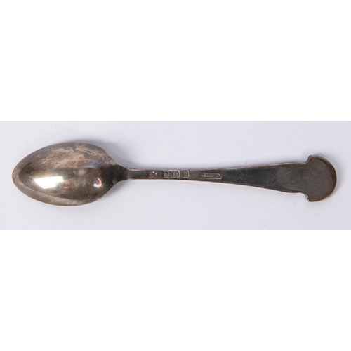 15 - A box of 6 HM silver rifle club prize spoons, by Elkington & Co, the handle finial with crossed rifl... 