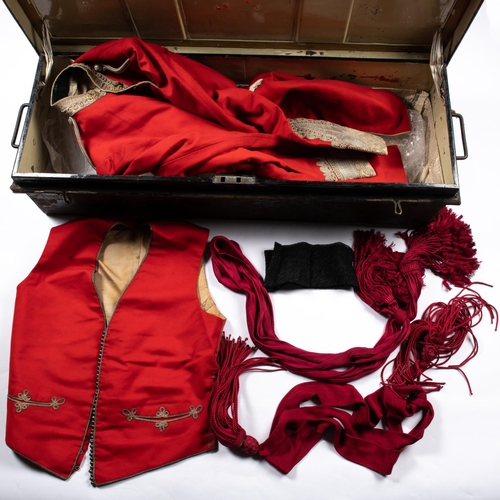 333 - A fine Rifle Volunteers scarlet tunic, labelled inside “Major W H Hornby 1859”, collar rank pips, wh... 