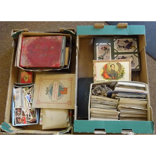 29 - A large quantity of early to mid 20th Century postcards and cigarette cards, etc. Including: 2x Edwa... 