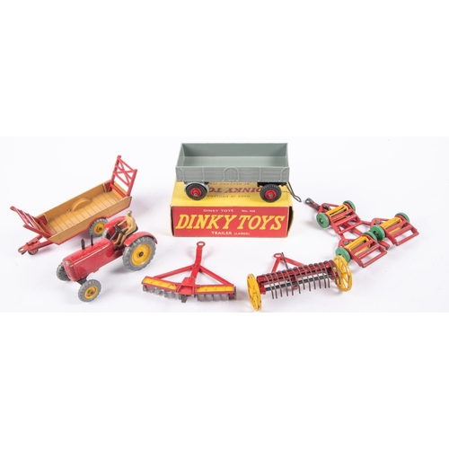 390 - 6 Dinky Toys. Massey Harris Tractor (300). Halesowen Farm Trailer (320). Triple Gang Mower (323). Ha... 