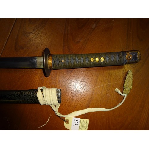 371 - A Japanese sword katana, blade 25½” (polished), the tang with checked file marks and signed with thr... 