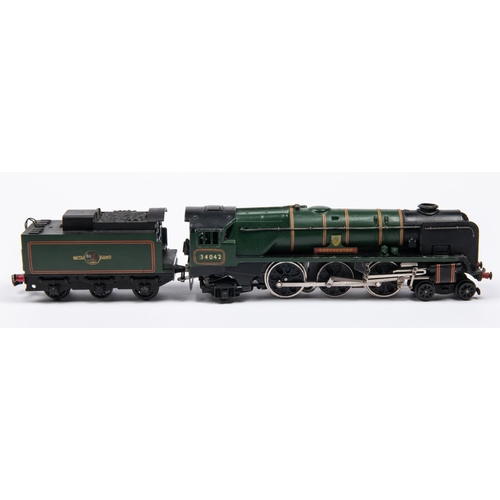 101 - A Hornby Dublo BR (ex.SR) West Country Class 4-6-2 locomotive, Dorchester 34042, in lined green live... 