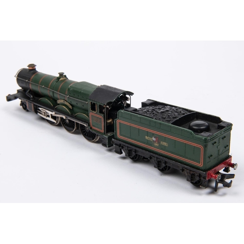 103 - A Hornby Dublo BR (ex.GWR) Castle Class 4-6-0 locomotive, Ludlow Castle 5002, in lined green livery ... 