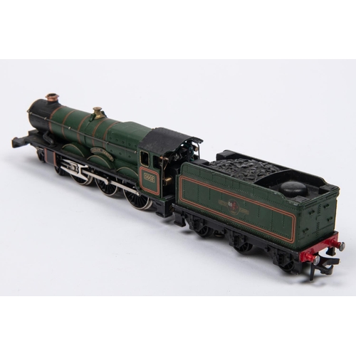 104 - A Hornby Dublo BR (ex.GWR) Castle Class 4-6-0 locomotive, Ludlow Castle 5002, in lined green livery ... 