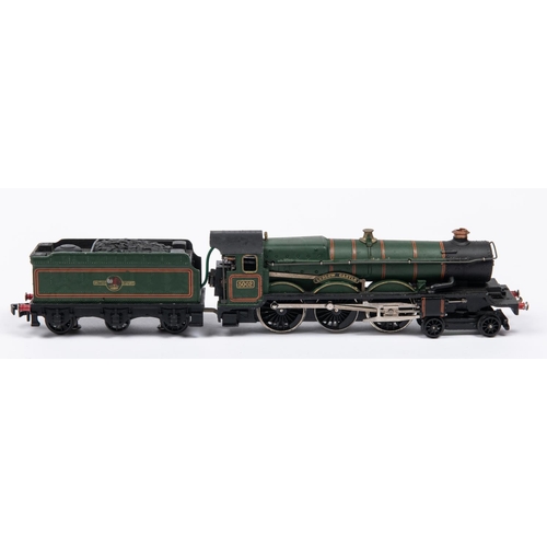 105 - A Hornby Dublo BR (ex.GWR) Castle Class 4-6-0 locomotive, Ludlow Castle 5002, in lined green livery ... 