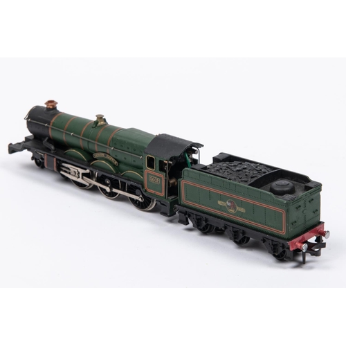 105 - A Hornby Dublo BR (ex.GWR) Castle Class 4-6-0 locomotive, Ludlow Castle 5002, in lined green livery ... 